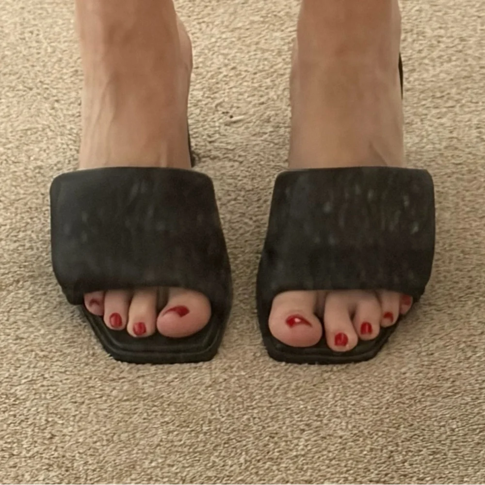 NEVER WORN Open Edit heels size 9 - Picture 4 of 4